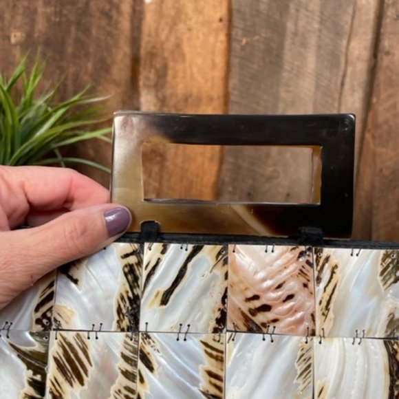 Shell Clutch - Rare Statement Piece - Picture 9 of 11